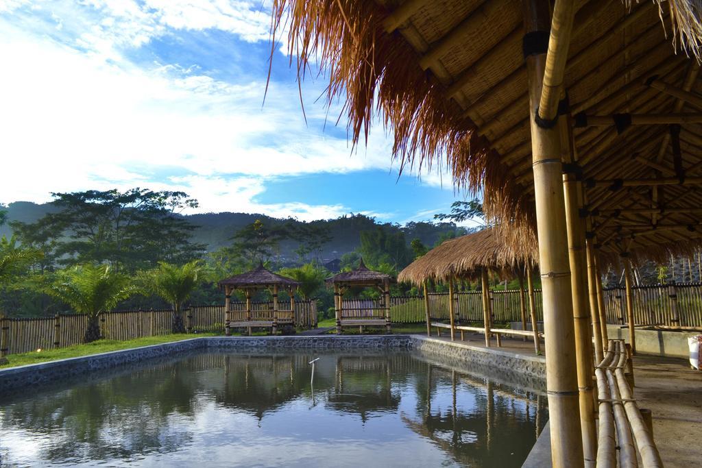 Bess Resort & Waterpark Hotel And Convention Malang Exterior foto